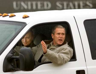 Illustration for article titled Pics: Bush giving world leaders rides in his F250